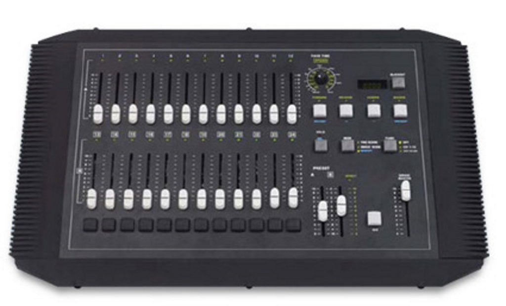 Strand 100 Plus Lighting Desk 12/24 TecArt