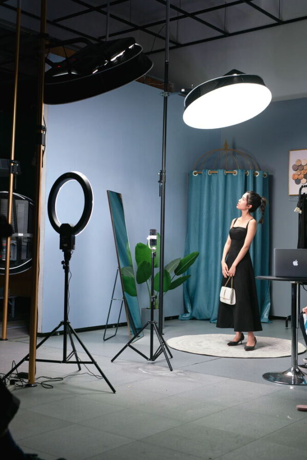 Nanlite Softbox Round 95 x 86 cm Compac 200 Mount - Image 4
