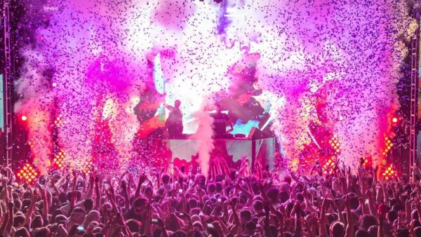 Chauvet DJ Geyser P5 Coloured Smoke Machine 670W - Image 2