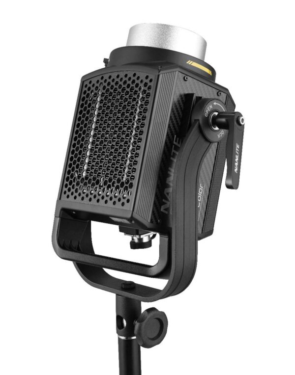 Nanlite Forza 300B II Bi-Colour LED monolight - Image 8