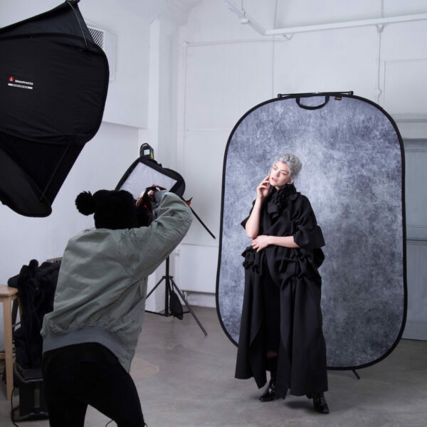 Manfrotto Lastolite BG Vintage 1.5x2.1m Double Sided Background Smoke & Concrete - Image 9