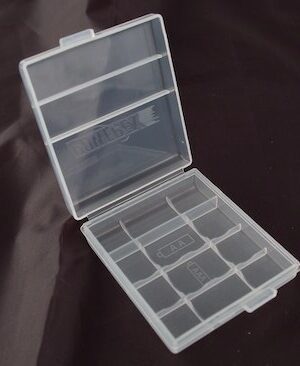Maha 4-cell AA or AAA Battery Storage Case