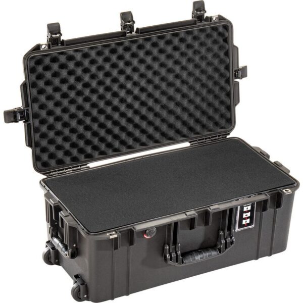Pelican 1606 Air with Foam Black